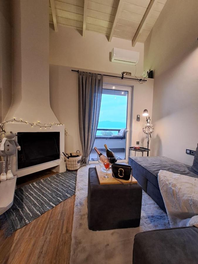 Vrachos Suites Aegium Buitenkant foto